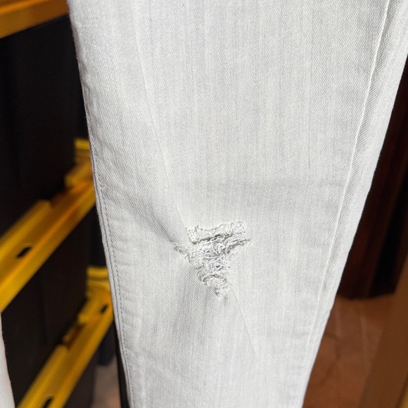 Old Navy Mid-Rise Rockstar Distressed Light Gray & White Jeans Size 2 - Picture 4 of 8